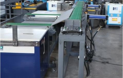 การออกแบบอย่างเชี่ยวชาญ Eaves Flashing Roll การสร้างเครื่องจักรสําหรับการผลิตขอบกระแทกที่ดีที่สุด