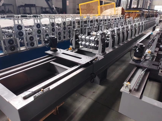ระบบควบคุมและตัดตัดอัตโนมัติ Soffit แผนงาน Rolling การสร้างเครื่องจักรสําหรับการทํางานที่เรียบร้อย